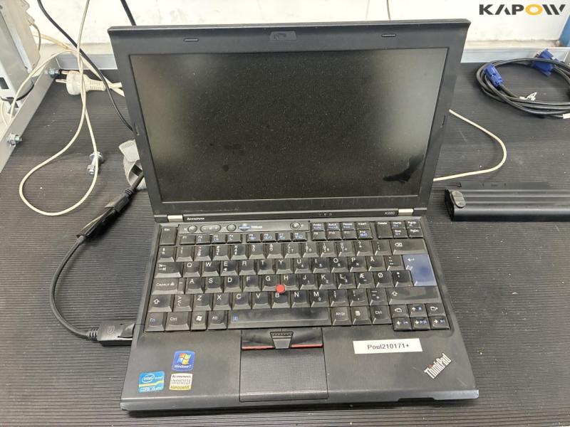 Rullebord med skærm og computer for fremvisning 7