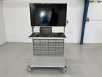 Rullebord med skærm og computer for fremvisning 2