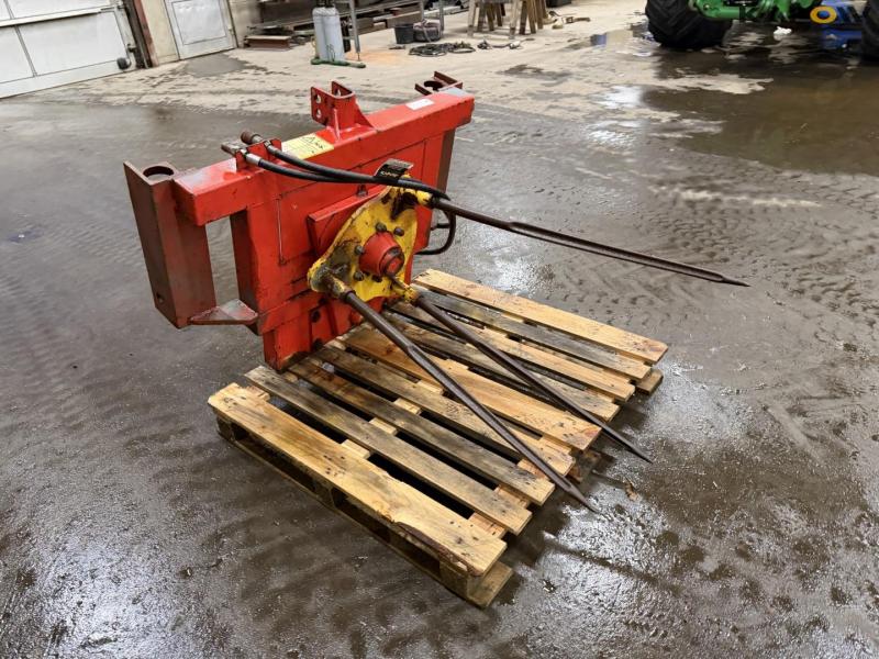 Rundballe ruller med John Deere hitch 3