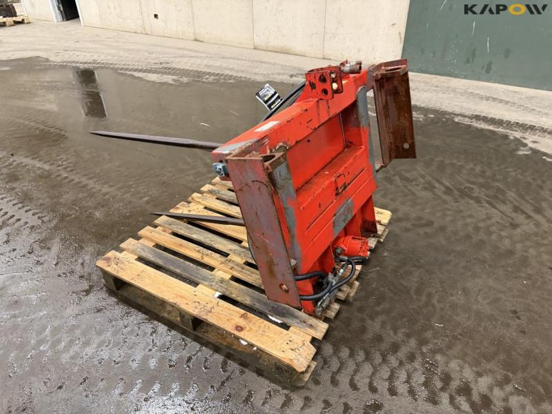 Rundballe ruller med John Deere hitch 7