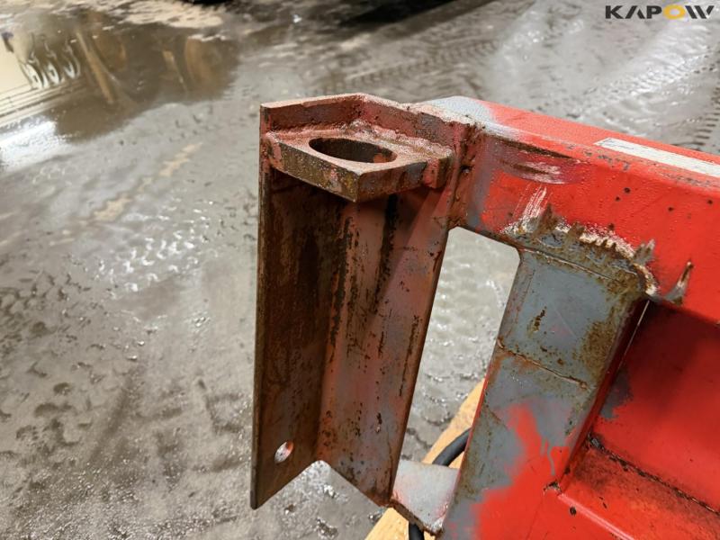 Rundballe ruller med John Deere hitch 14