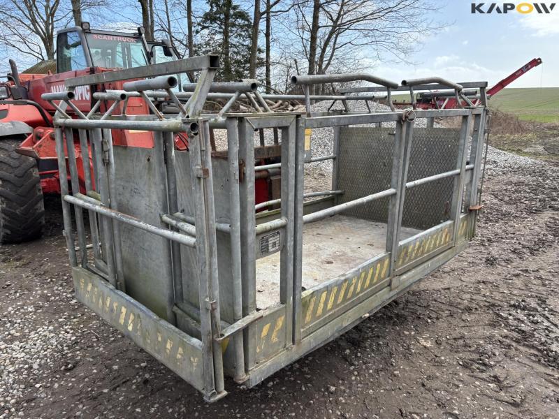 Scantruck drejeled og mandskabskurv 5