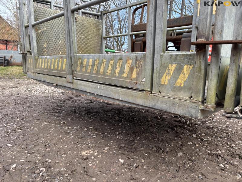 Scantruck drejeled og mandskabskurv 10