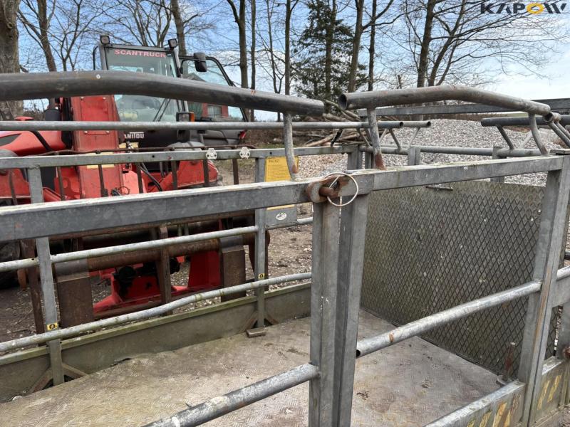 Scantruck drejeled og mandskabskurv 13