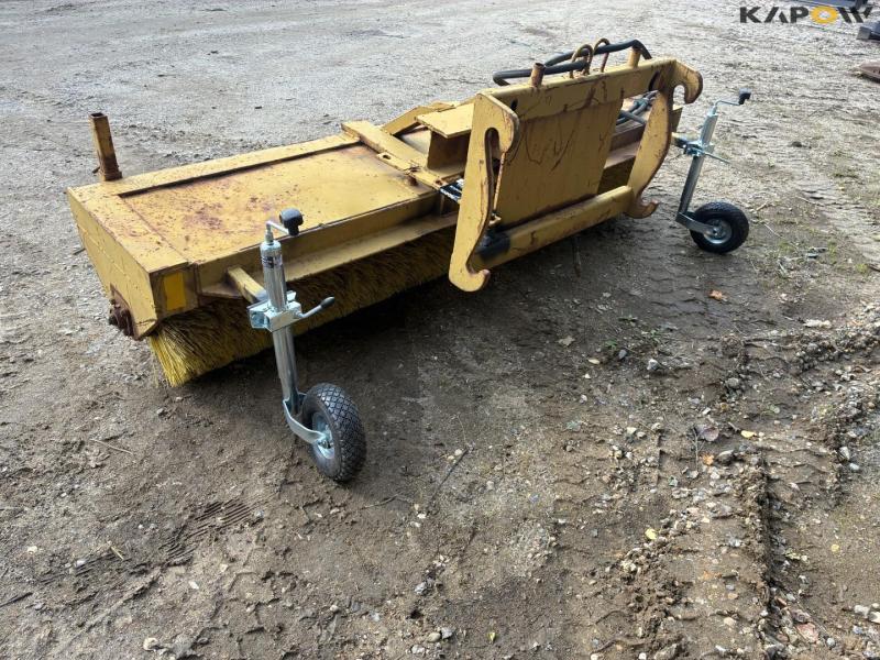 Scantruck hydraulisk kost til Hydrema front hitch 6