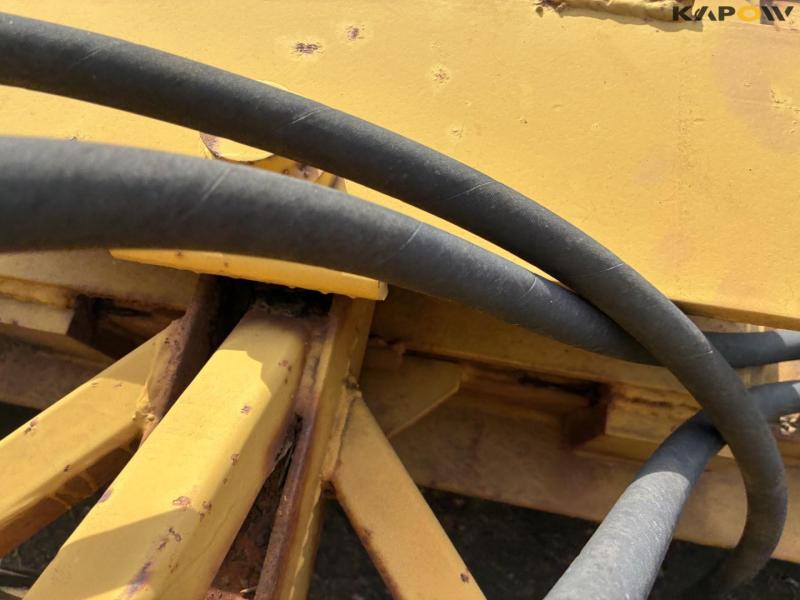 Scantruck hydraulisk kost til Hydrema front hitch 16
