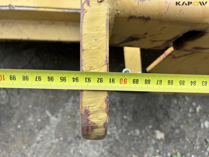 Scantruck hydraulisk kost til Hydrema front hitch 22