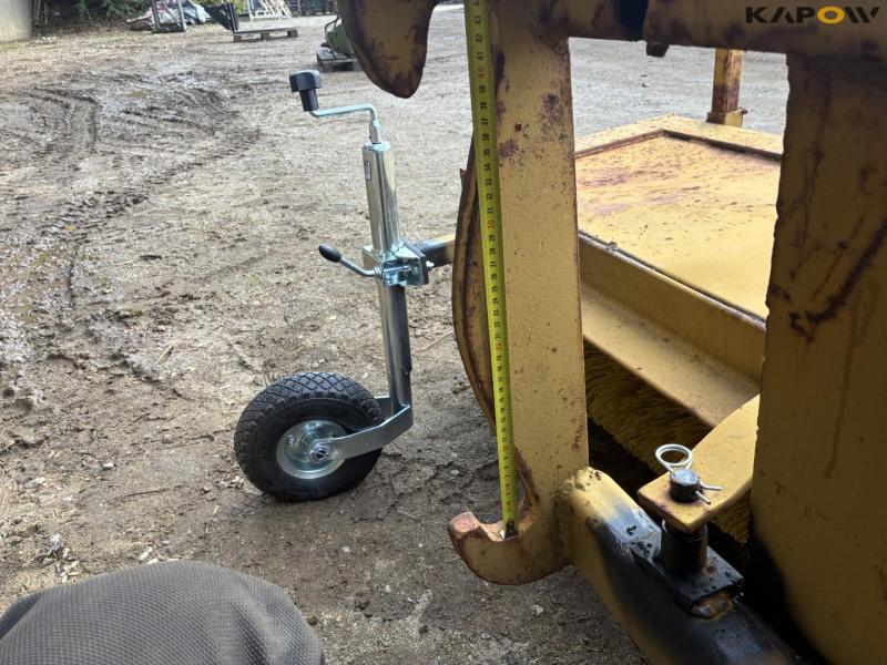 Scantruck hydraulisk kost til Hydrema front hitch 23