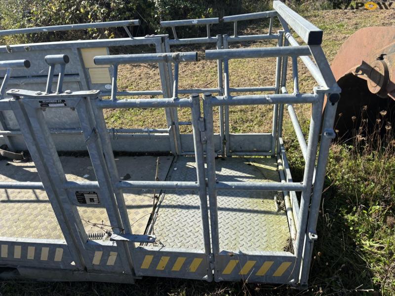 Scantruck mandskabskurv og drejeled 5