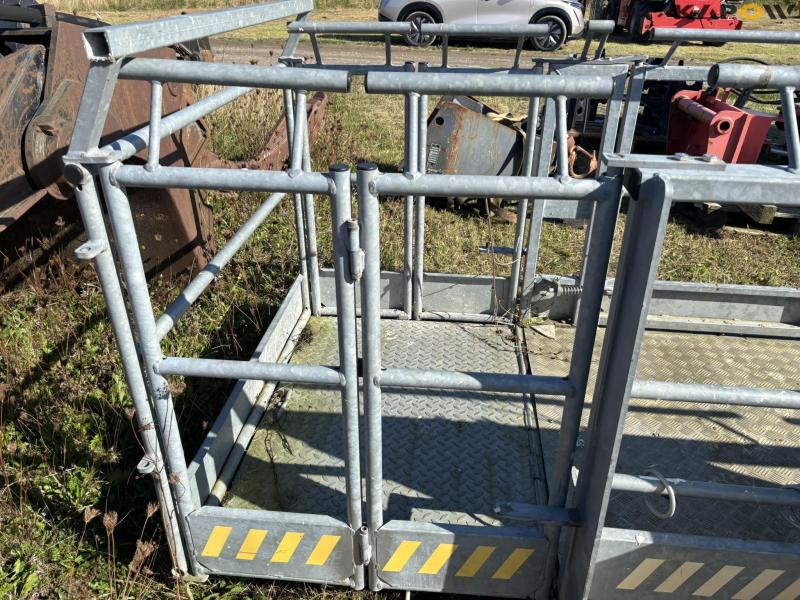 Scantruck mandskabskurv og drejeled 20