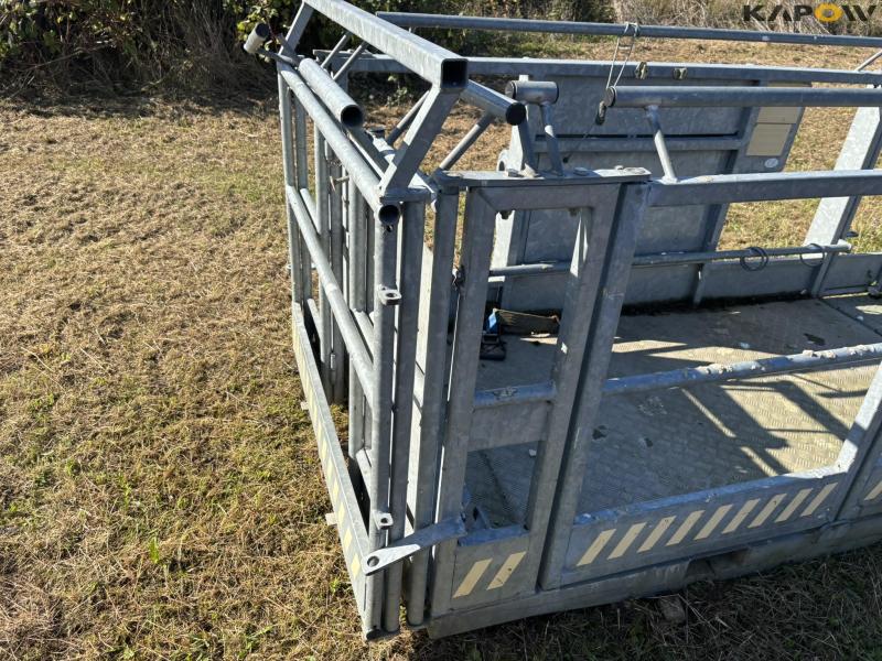 Scantruck mandskabskurv og drejeled 26