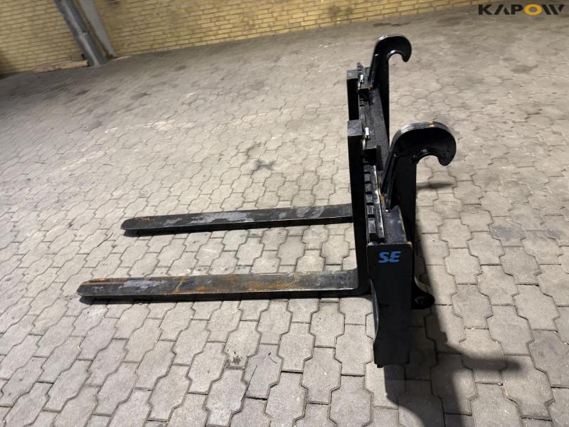 SE pallegafler med Volvo hitch 8