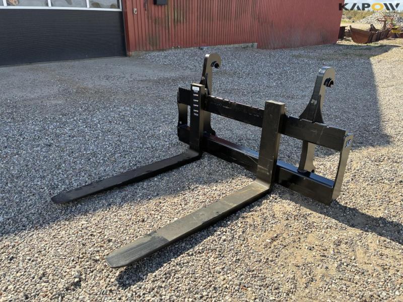 SE pallegafler med Volvo hitch 1