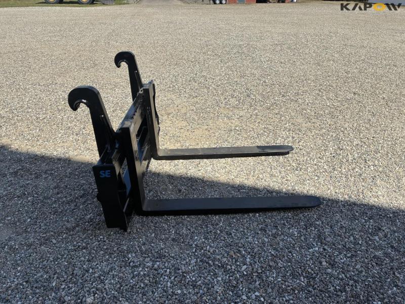 SE pallegafler med Volvo hitch 4