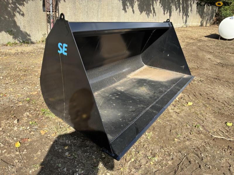 SE skovl med Manitou hitch 3