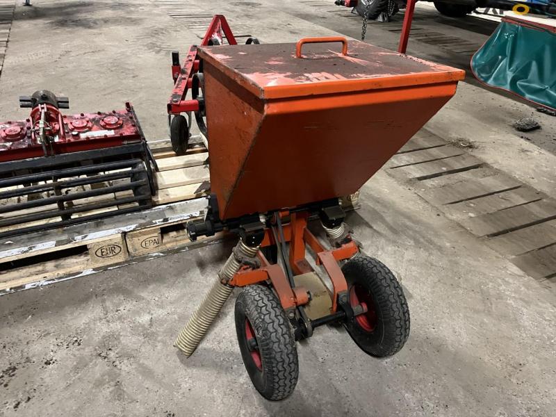 Silvatec Sirio 4x4 kompakt redskabsbærer med redskaber 37