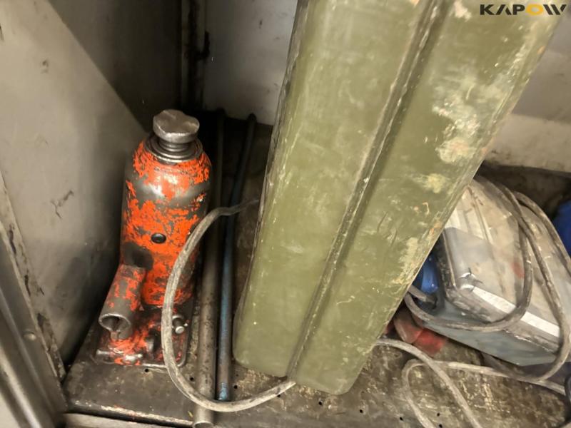 Skab med indhold 15