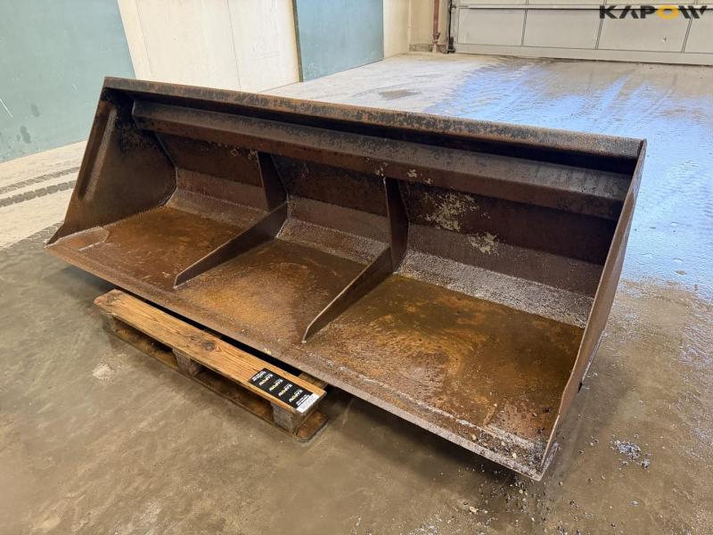 Skovl med John Deere hitch 1