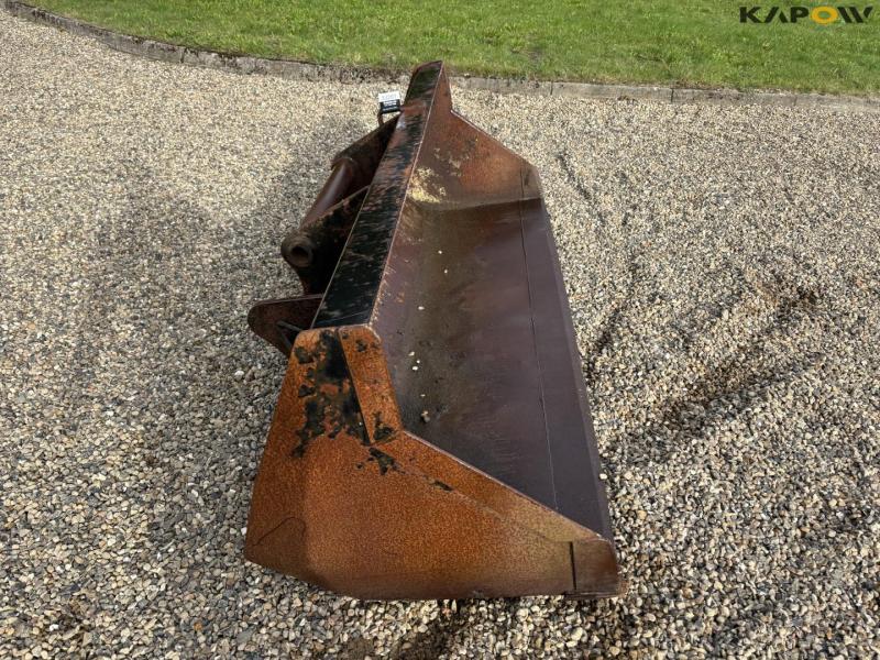 Skovl med Manitou hitch 4