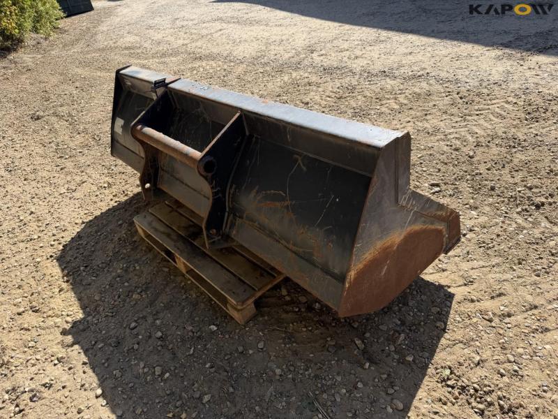 Skovl med Manitou hitch 5