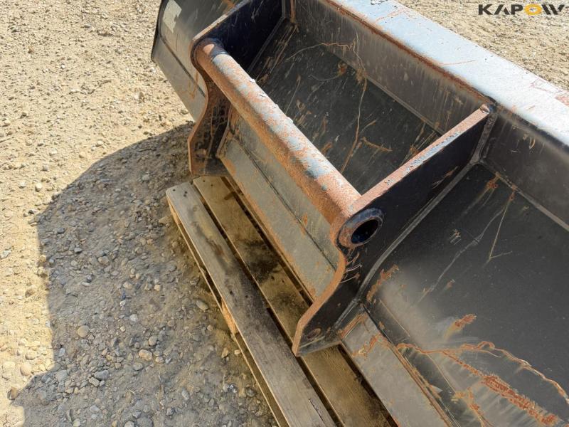 Skovl med Manitou hitch 12