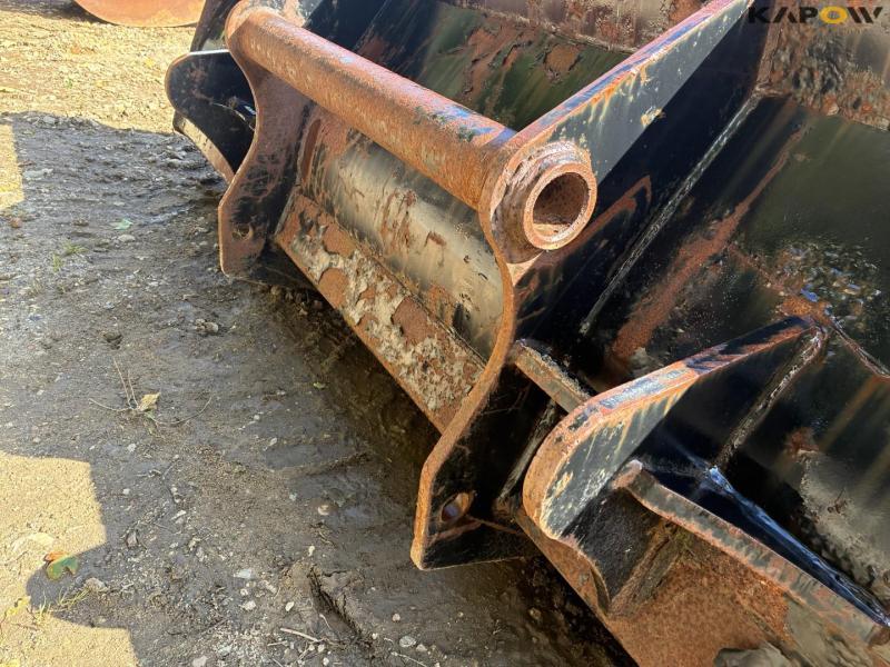 Skovl med Manitou hitch 14