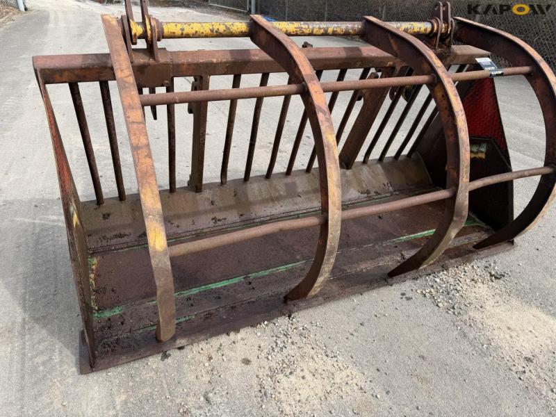 Skovl med overfaldsklo 12