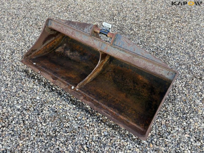 Skovl med S40 hitch 1