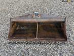 Skovl med S40 hitch 2