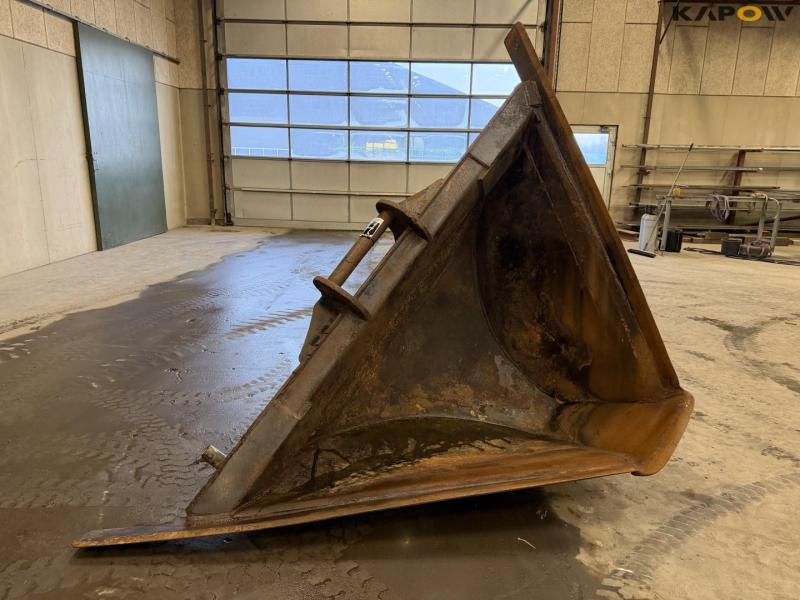 Skovl med S70 hitch 2