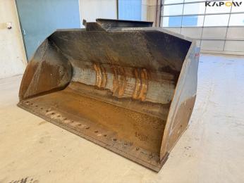 Skovl med Volvo hitch