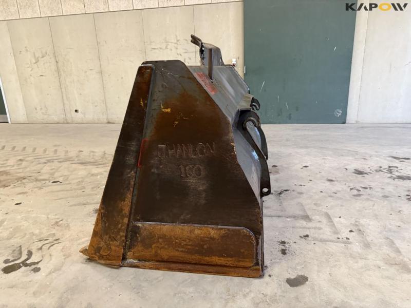 Skovl med Volvo hitch 8