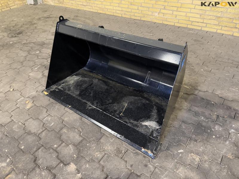 Skovl med Weidemann hitch 1