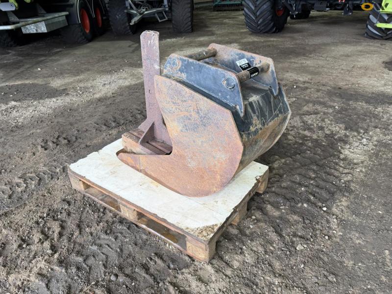 Skovl og grubber med Hydrema hitch 1