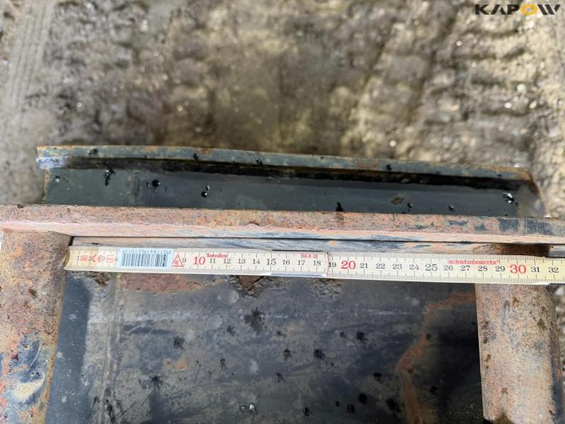 Skovl og grubber med Hydrema hitch 11