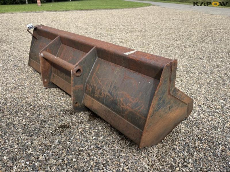 Skovl med manitou hitch 5