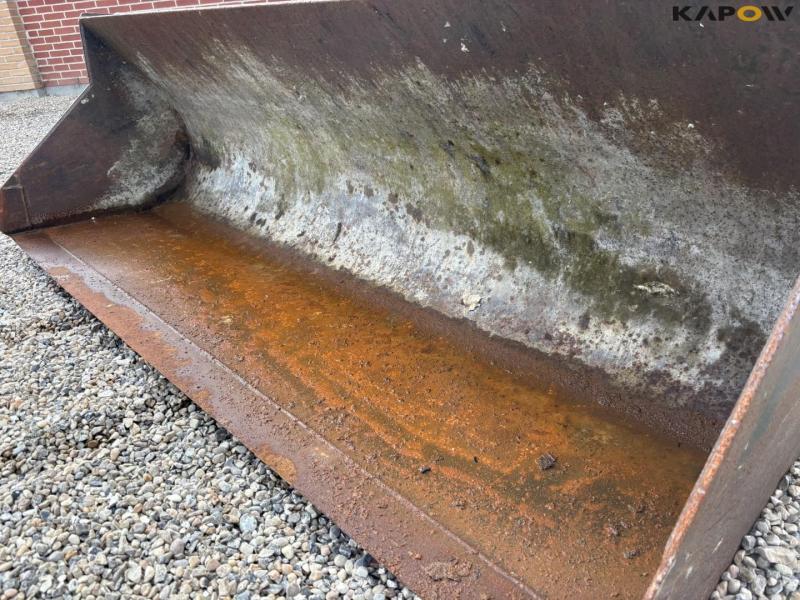 Skovl med manitou hitch 10