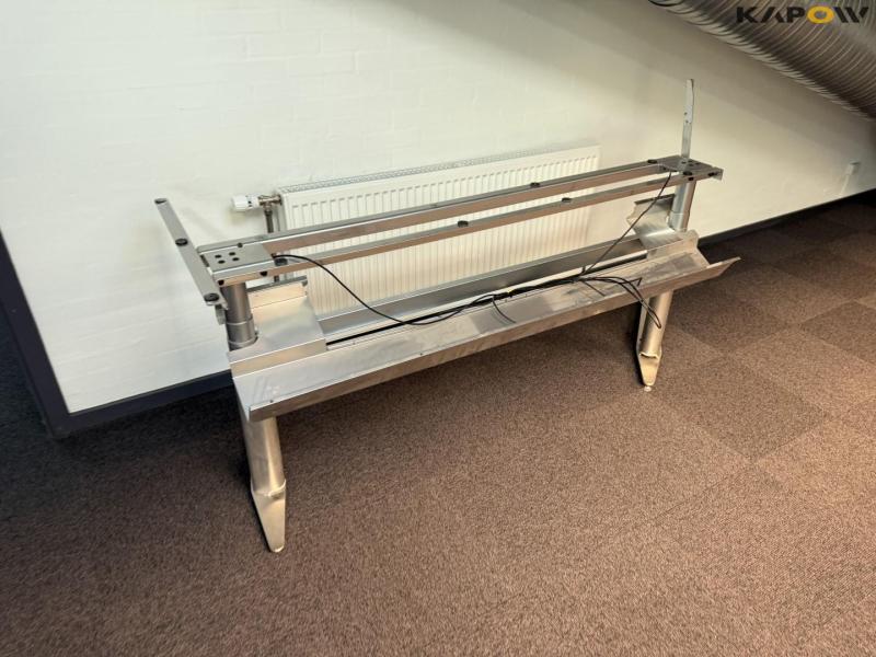 Skrivebord, lamper og diverse 2
