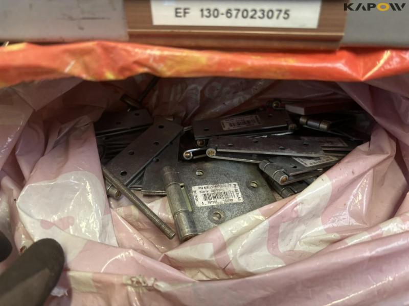 Skruer og diverse 76