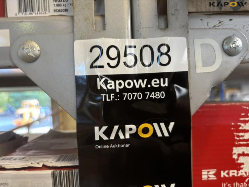 Skruer og diverse 82