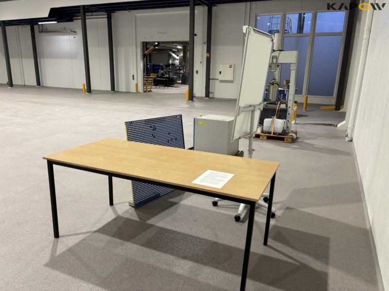 Skuffemøbel og bord 5