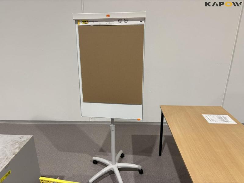 Skuffemøbel og bord 18