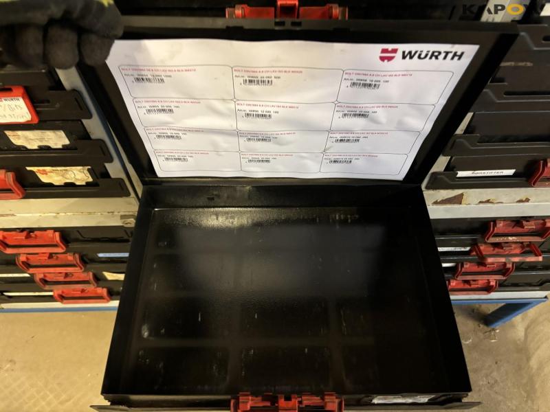 Skuffereol med diverse 43