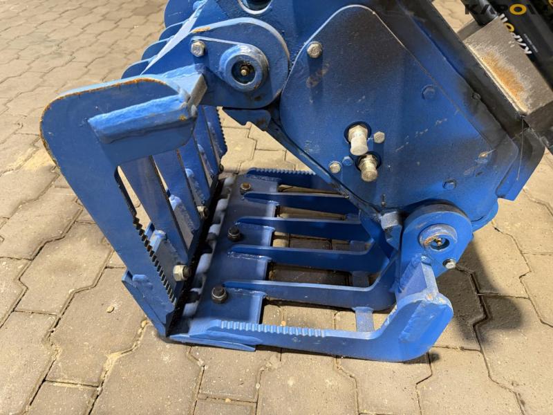 Sortergrab med S40 hitch 9