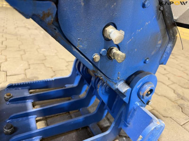 Sortergrab med S40 hitch 10