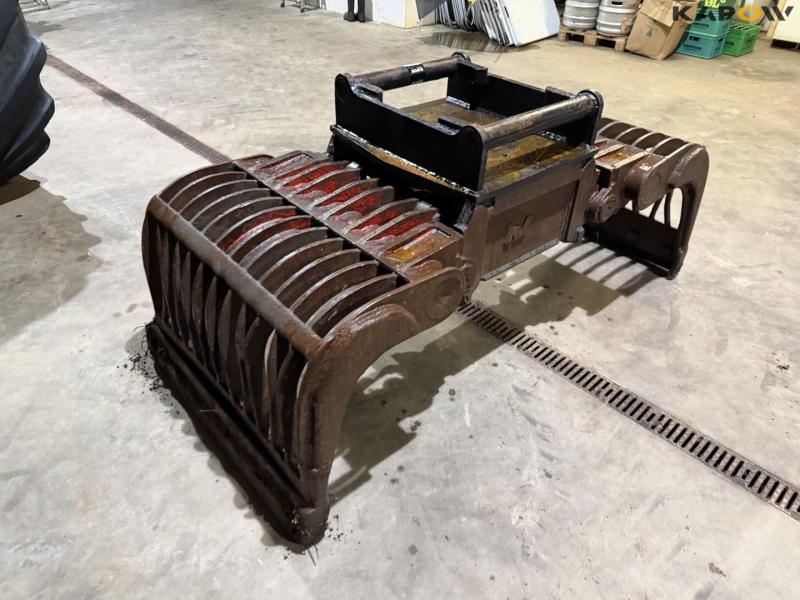 Sortergrab med S70 hitch 3