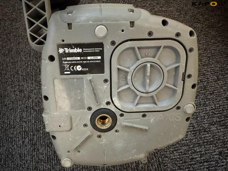 Spectra trimble LL300N rotationslaser med stativ 10