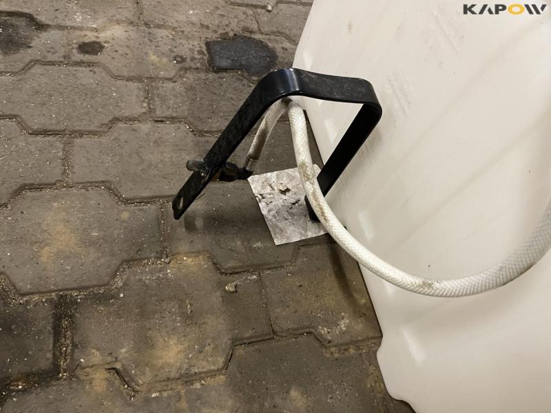 Sprøjtetank med pumpe 12