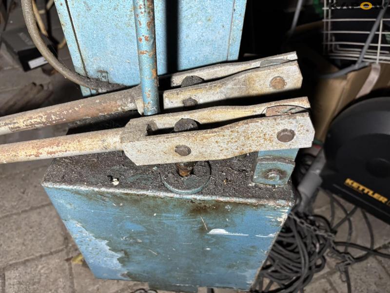 Stenhøj 25 ton presser 9