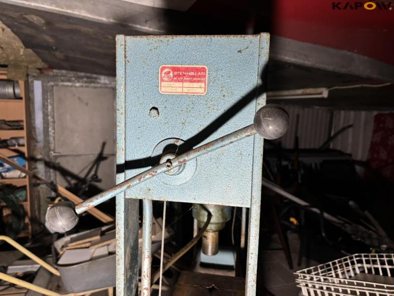 Stenhøj 25 ton presser 11